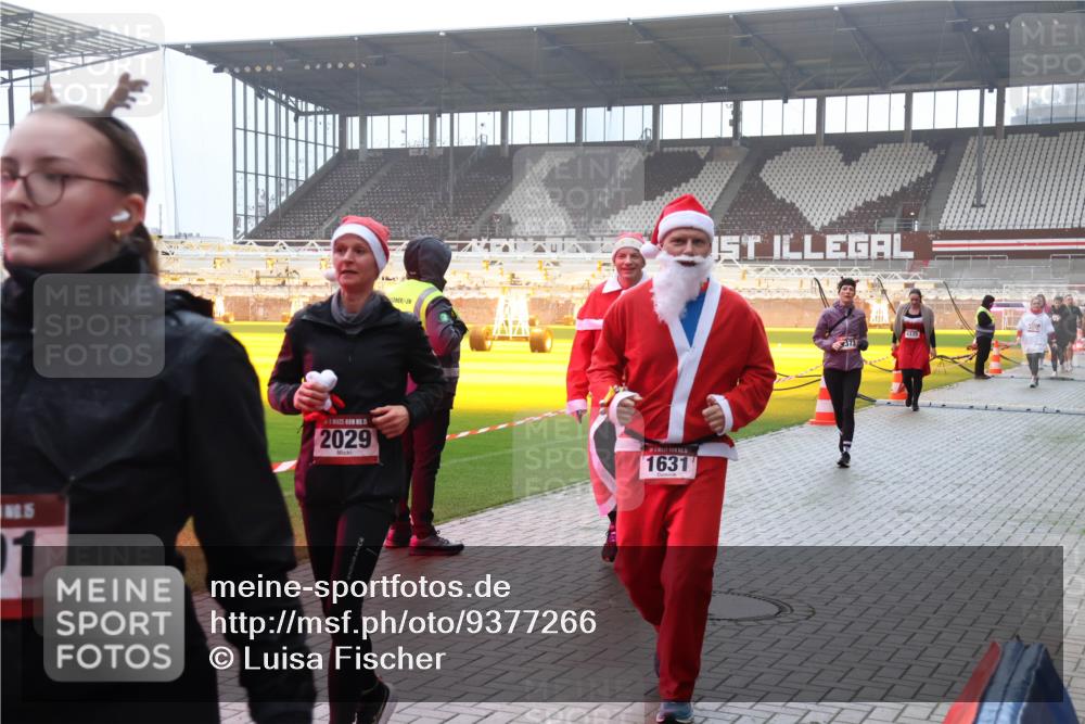 07.12.2025 - St. Pauli X-Mass-Run No. 15 Luisa Fischer http://msf.ph/oto/9377266 07.12.2025 10:25:54 Ziel 15, 1, 5, 2029, 1631, 373, 4335, 50, 129, 211, 369, 374, 387, 398, 404, 1012, 1069, 1247, 1631, 1977, 1987, 1995, 2029, 2041, 2104, 2106, 2149, 2191, 2215, 2680, 3742, 3779, 3962, 4118, 4119, 4121, 4162, 4164, 4201, 4202, 4204, 4284, 4335, 4372, 4373, 4431, 4445, 4482, 4485, 4501, 4513, 4514 meine-sportfotos.de