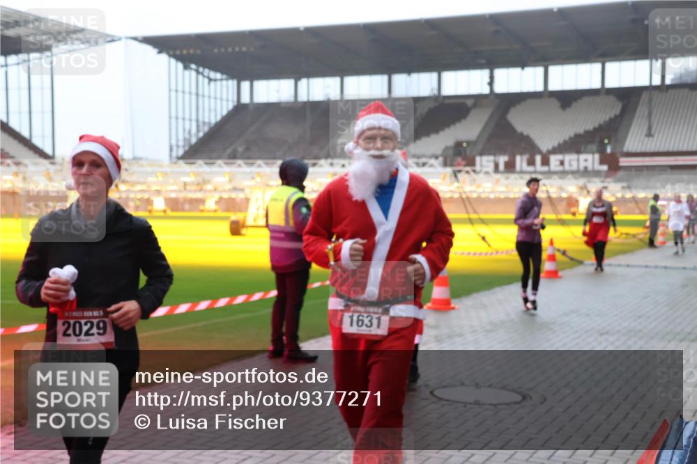 07.12.2025 - St. Pauli X-Mass-Run No. 15 Luisa Fischer http://msf.ph/oto/9377271 07.12.2025 10:25:55 Ziel 2029, 1631, 50, 129, 211, 369, 374, 387, 398, 404, 1012, 1069, 1247, 1631, 1977, 1987, 1995, 2029, 2041, 2104, 2106, 2149, 2191, 2215, 2680, 3742, 3779, 3962, 4118, 4119, 4121, 4162, 4164, 4201, 4202, 4204, 4284, 4335, 4372, 4373, 4431, 4445, 4482, 4485, 4501 meine-sportfotos.de