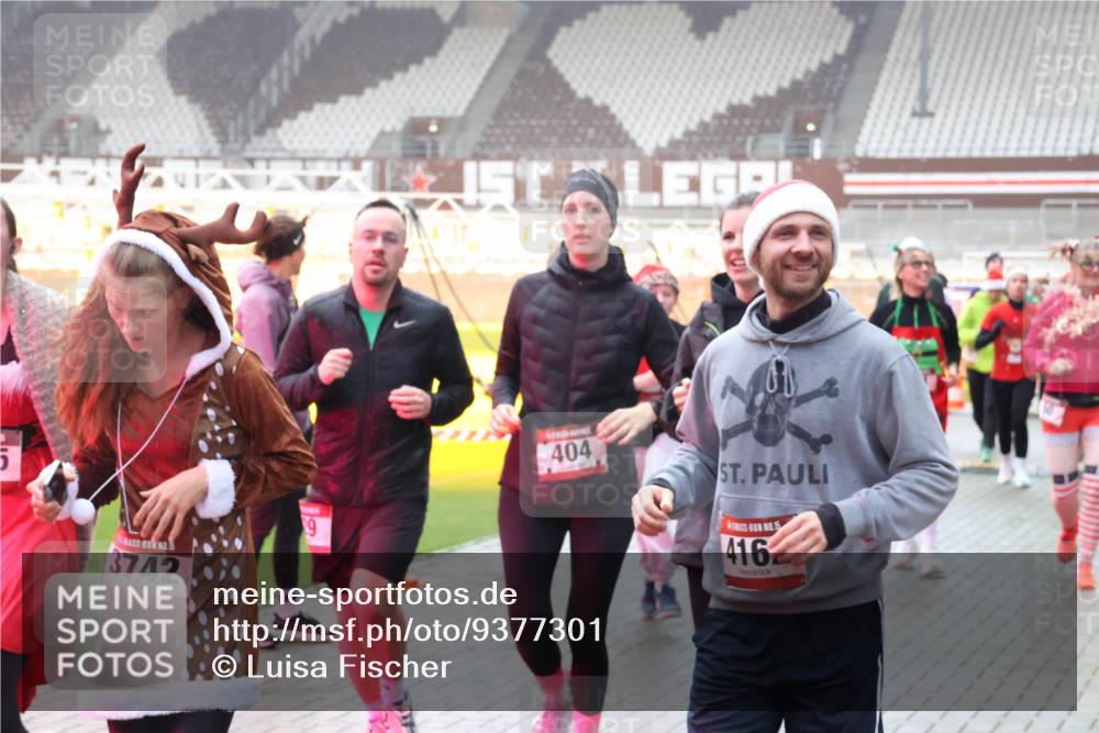 07.12.2025 - St. Pauli X-Mass-Run No. 15 Luisa Fischer http://msf.ph/oto/9377301 07.12.2025 10:26:06 Ziel 5, 3742, 9, 404, 15, 416, 50, 129, 211, 369, 374, 387, 398, 404, 422, 1069, 1227, 1247, 1538, 1561, 1581, 1586, 1631, 1977, 1987, 1995, 2029, 2041, 2104, 2106, 2149, 2191, 2215, 2680, 2896, 3742, 3779, 3805, 3910, 3918, 3962, 4118, 4119, 4121, 4162, 4164, 4201, 4202, 4204, 4284, 4300, 4301, 4372, 4373, 4445, 4482, 4485, 4501, 4775, 4782 meine-sportfotos.de