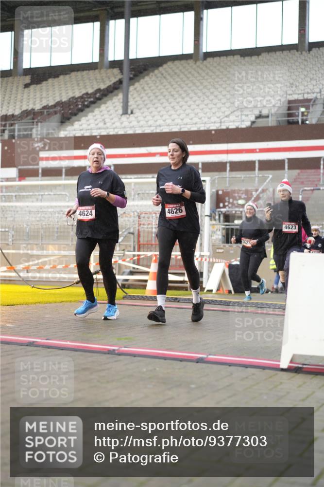 07.12.2025 - St. Pauli X-Mass-Run No. 15 Patografie http://msf.ph/oto/9377303 07.12.2025 10:07:54 Ziel 1905, 3627, 3628, 4231, 4623, 4624, 4626, 4734, 4737, 4740 meine-sportfotos.de