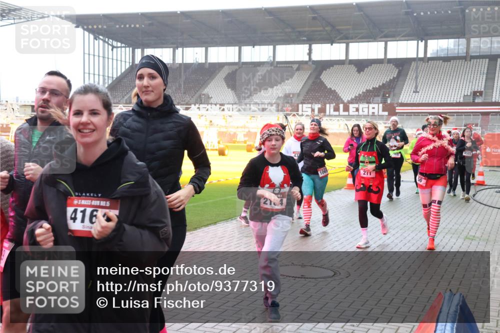 07.12.2025 - St. Pauli X-Mass-Run No. 15 Luisa Fischer http://msf.ph/oto/9377319 07.12.2025 10:26:08 Ziel 5, 416, 21, 4, 43, 1069, 211, 369, 50, 4501, 50, 129, 211, 369, 374, 387, 398, 404, 422, 1069, 1227, 1247, 1538, 1561, 1581, 1586, 1631, 1977, 1987, 1995, 2029, 2041, 2104, 2106, 2149, 2191, 2215, 2680, 2896, 3742, 3779, 3805, 3910, 3918, 4118, 4119, 4121, 4162, 4164, 4201, 4202, 4204, 4284, 4300, 4301, 4372, 4373, 4445, 4482, 4485, 4492, 4501, 4775, 4782 meine-sportfotos.de