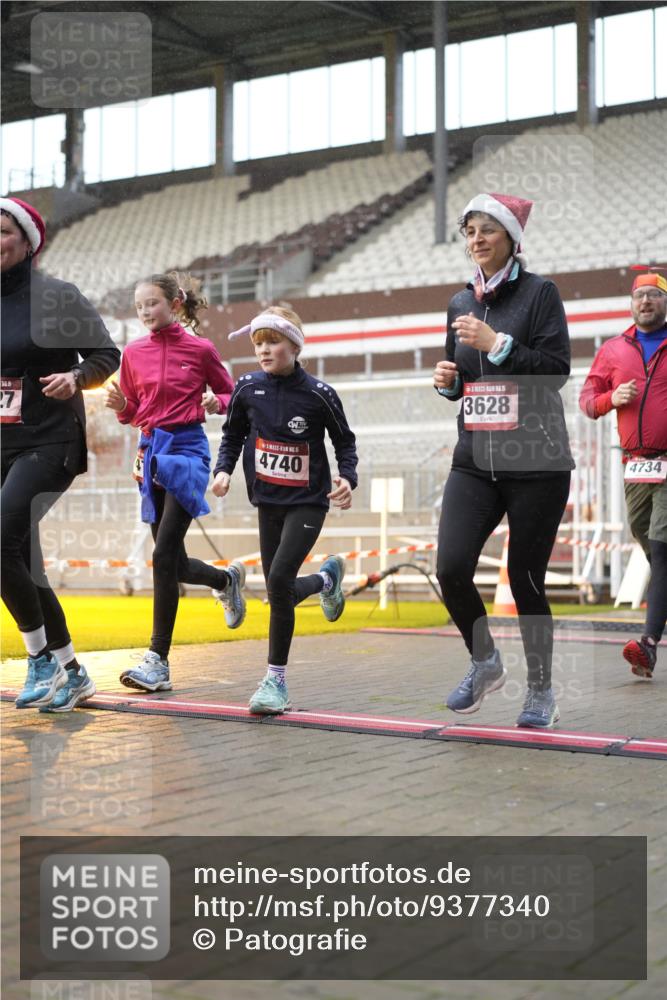 07.12.2025 - St. Pauli X-Mass-Run No. 15 Patografie http://msf.ph/oto/9377340 07.12.2025 10:07:57 Ziel 2692, 3627, 3628, 4231, 4623, 4624, 4626, 4734, 4737, 4740 meine-sportfotos.de