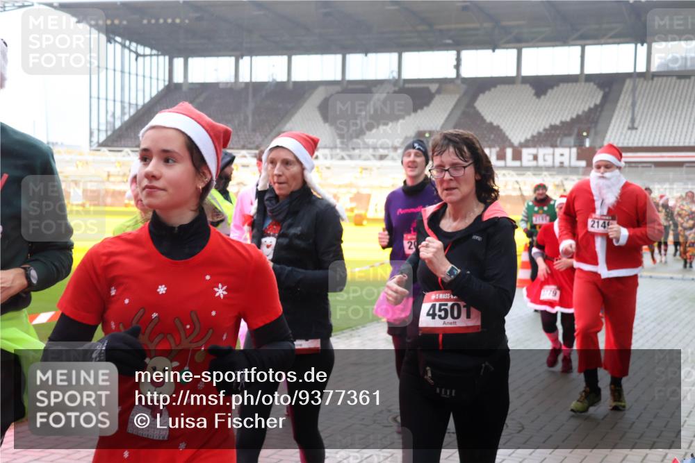 07.12.2025 - St. Pauli X-Mass-Run No. 15 Luisa Fischer http://msf.ph/oto/9377361 07.12.2025 10:26:13 Ziel 20, 4501, 179, 214, 50, 129, 211, 369, 374, 387, 398, 404, 422, 1069, 1227, 1247, 1538, 1561, 1581, 1586, 1631, 2029, 2041, 2104, 2106, 2149, 2191, 2215, 2680, 2896, 3742, 3779, 3805, 3910, 3918, 4118, 4119, 4121, 4162, 4164, 4201, 4202, 4204, 4284, 4300, 4301, 4372, 4373, 4445, 4482, 4485, 4492, 4501, 4775, 4782 meine-sportfotos.de