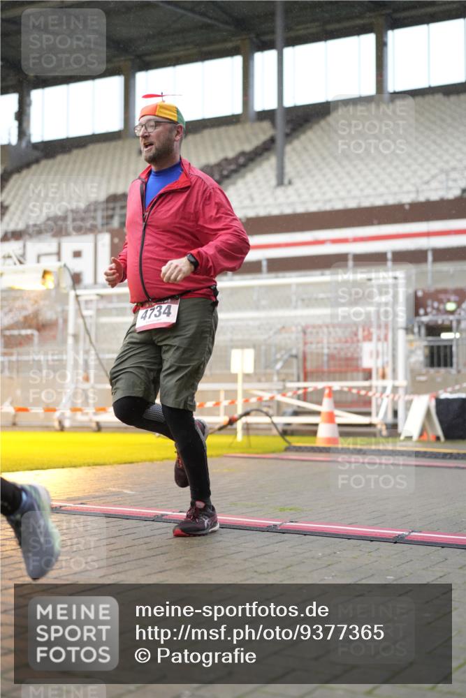 07.12.2025 - St. Pauli X-Mass-Run No. 15 Patografie http://msf.ph/oto/9377365 07.12.2025 10:07:58 Ziel 2691, 2692, 3627, 3628, 4231, 4623, 4624, 4626, 4734, 4737, 4740 meine-sportfotos.de