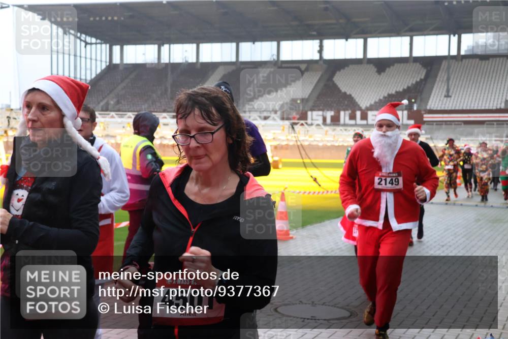 07.12.2025 - St. Pauli X-Mass-Run No. 15 Luisa Fischer http://msf.ph/oto/9377367 07.12.2025 10:26:14 Ziel 4501, 2149, 50, 129, 211, 369, 374, 387, 398, 404, 422, 1069, 1227, 1247, 1538, 1561, 1581, 1586, 1631, 2029, 2041, 2104, 2106, 2149, 2191, 2215, 2680, 2896, 3742, 3779, 3805, 3910, 3918, 4118, 4119, 4121, 4162, 4164, 4202, 4284, 4300, 4301, 4372, 4373, 4445, 4482, 4485, 4492, 4501, 4775, 4782 meine-sportfotos.de