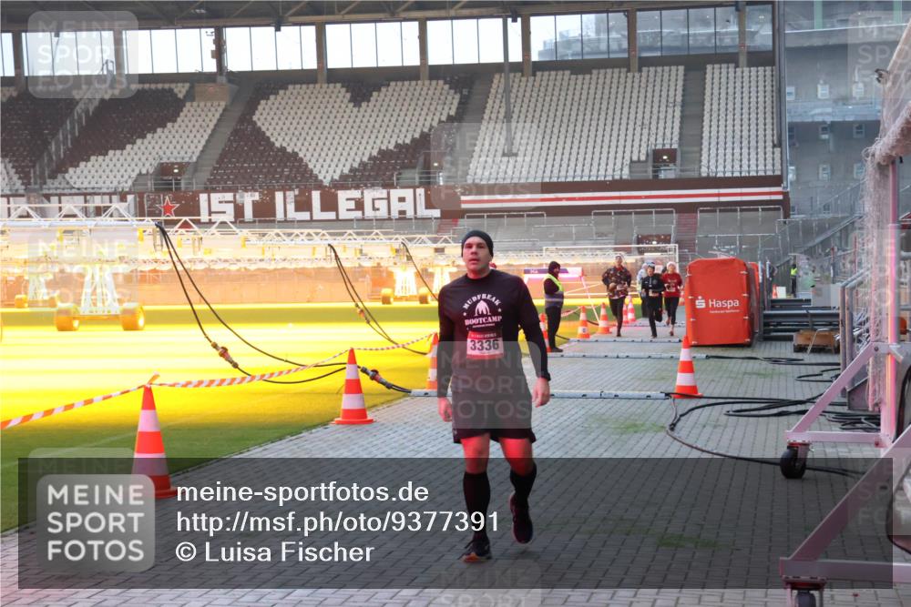 07.12.2025 - St. Pauli X-Mass-Run No. 15 Luisa Fischer http://msf.ph/oto/9377391 07.12.2025 10:01:16 Ziel 3336, 801, 855, 1050, 1418, 1887, 1892, 1976, 2348, 2378, 3084, 3336 meine-sportfotos.de