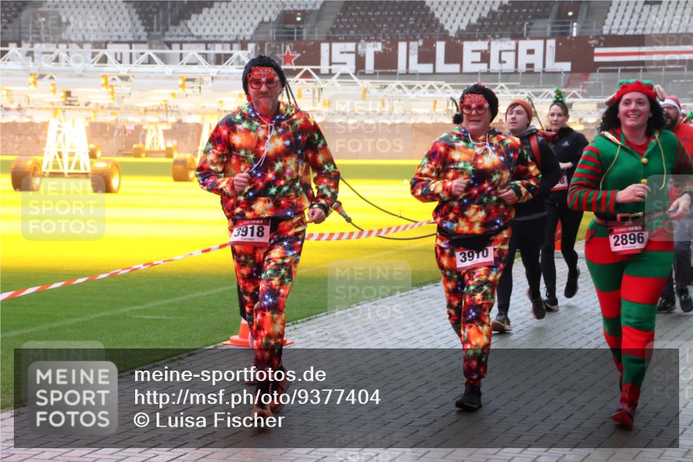 07.12.2025 - St. Pauli X-Mass-Run No. 15 Luisa Fischer http://msf.ph/oto/9377404 07.12.2025 10:26:20 Ziel 3918, 3970, 2896, 50, 129, 211, 369, 374, 387, 398, 404, 422, 1069, 1227, 1538, 1561, 1581, 1586, 2041, 2104, 2106, 2149, 2191, 2215, 2680, 2896, 3742, 3779, 3805, 3910, 3918, 4044, 4162, 4164, 4202, 4300, 4301, 4372, 4373, 4492, 4501, 4775, 4782 meine-sportfotos.de