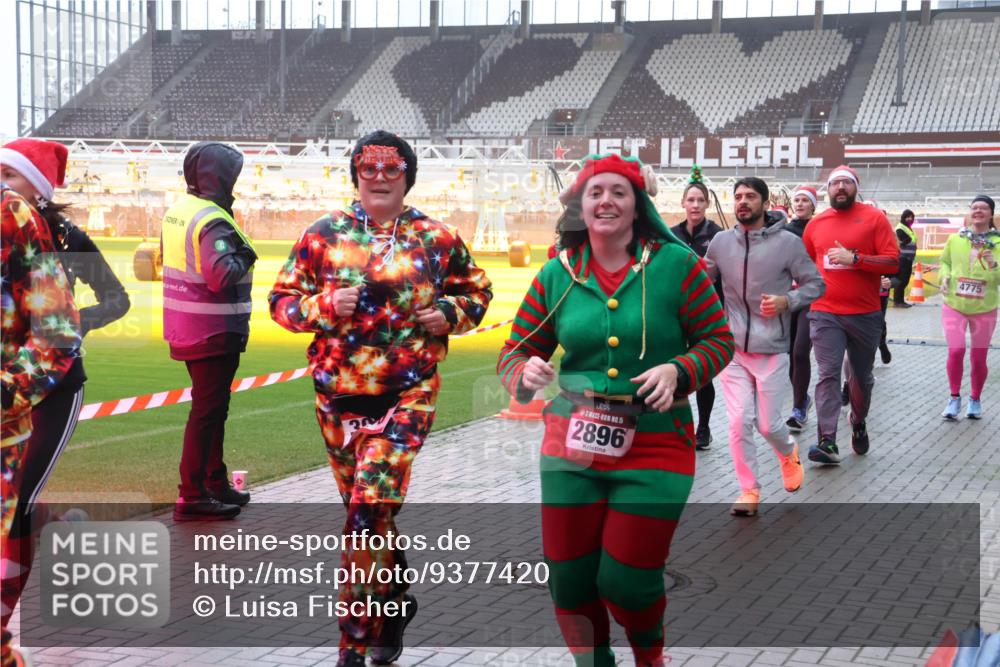 07.12.2025 - St. Pauli X-Mass-Run No. 15 Luisa Fischer http://msf.ph/oto/9377420 07.12.2025 10:26:22 Ziel 387, 15, 2896, 4775, 50, 129, 211, 369, 374, 387, 398, 404, 422, 1069, 1227, 1538, 1561, 1581, 1586, 2041, 2104, 2106, 2149, 2191, 2215, 2680, 2896, 3742, 3779, 3805, 3910, 3918, 4044, 4162, 4164, 4202, 4300, 4301, 4372, 4373, 4492, 4501, 4775, 4782 meine-sportfotos.de