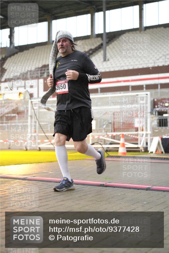 07.12.2025 - St. Pauli X-Mass-Run No. 15 Patografie http://msf.ph/oto/9377428 07.12.2025 10:08:19 Ziel 2650, 2746 meine-sportfotos.de
