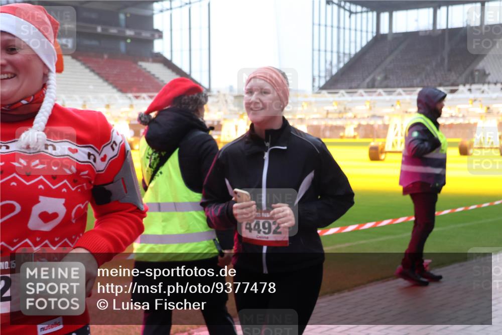 07.12.2025 - St. Pauli X-Mass-Run No. 15 Luisa Fischer http://msf.ph/oto/9377478 07.12.2025 10:26:29 Ziel 15, 2, 4492, 23, 28, 50, 129, 211, 368, 369, 374, 387, 398, 404, 422, 1069, 1227, 1538, 1561, 1581, 1586, 1639, 2041, 2104, 2106, 2149, 2191, 2215, 2896, 2922, 3698, 3699, 3742, 3779, 3805, 3910, 3918, 4044, 4093, 4162, 4164, 4202, 4300, 4301, 4460, 4461, 4469, 4481, 4492, 4501, 4529, 4532, 4699, 4709, 4775, 4782, 5010 meine-sportfotos.de
