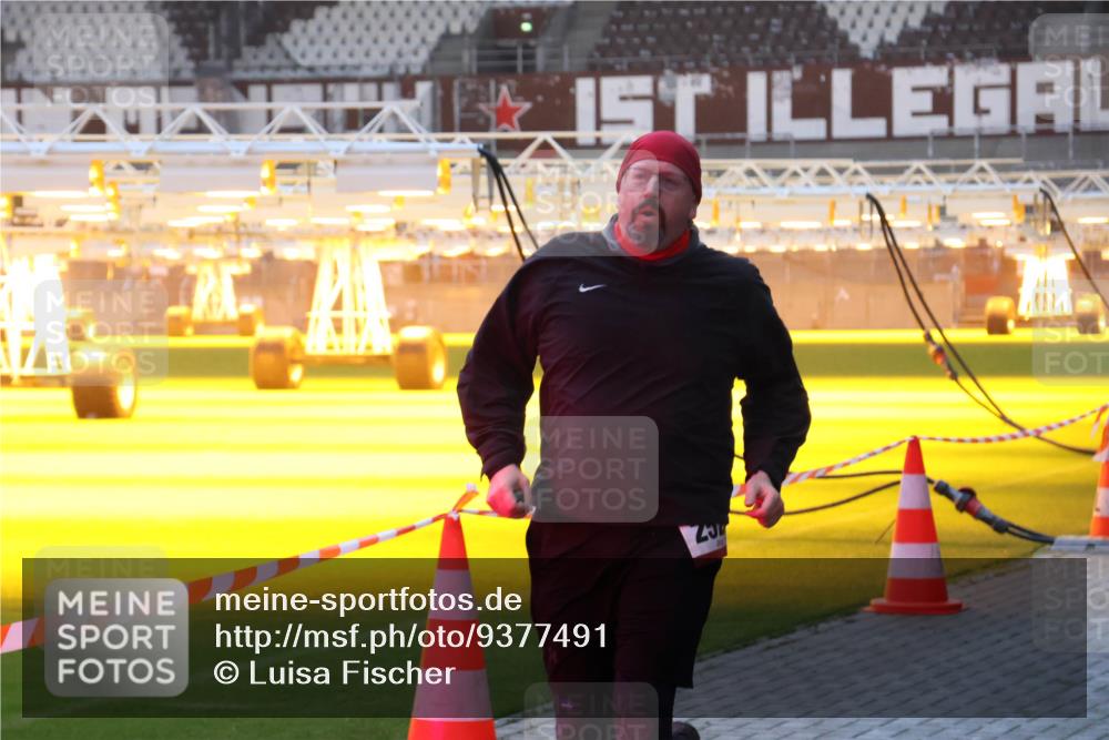 07.12.2025 - St. Pauli X-Mass-Run No. 15 Luisa Fischer http://msf.ph/oto/9377491 07.12.2025 10:01:37 Ziel 118, 393, 780, 783, 801, 1050, 1124, 1294, 1760, 1887, 1892, 2378, 2528, 3084 meine-sportfotos.de
