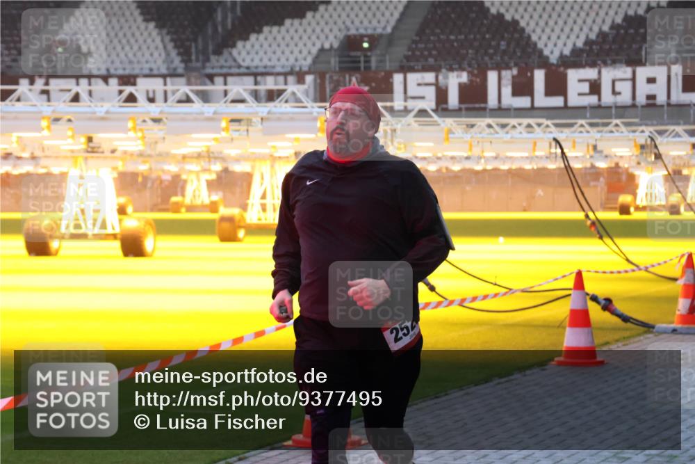 07.12.2025 - St. Pauli X-Mass-Run No. 15 Luisa Fischer http://msf.ph/oto/9377495 07.12.2025 10:01:38 Ziel 252, 118, 393, 780, 783, 801, 1050, 1124, 1294, 1760, 1887, 1892, 2378, 2528, 3084, 3187 meine-sportfotos.de