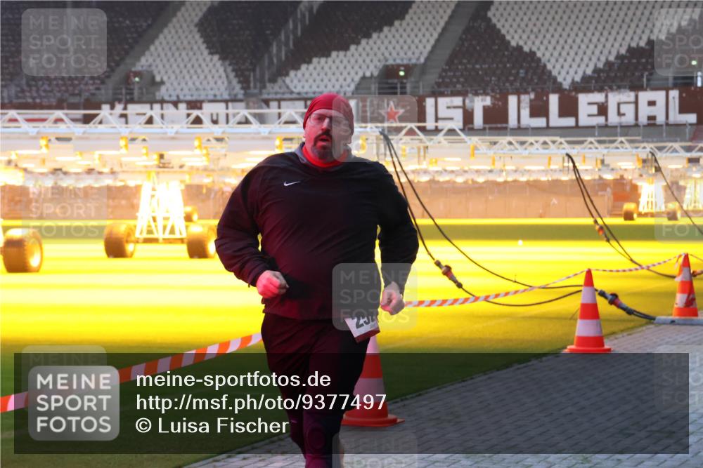 07.12.2025 - St. Pauli X-Mass-Run No. 15 Luisa Fischer http://msf.ph/oto/9377497 07.12.2025 10:01:38 Ziel 234, 118, 393, 780, 783, 801, 1050, 1124, 1294, 1760, 1887, 1892, 2378, 2528, 3084, 3187 meine-sportfotos.de