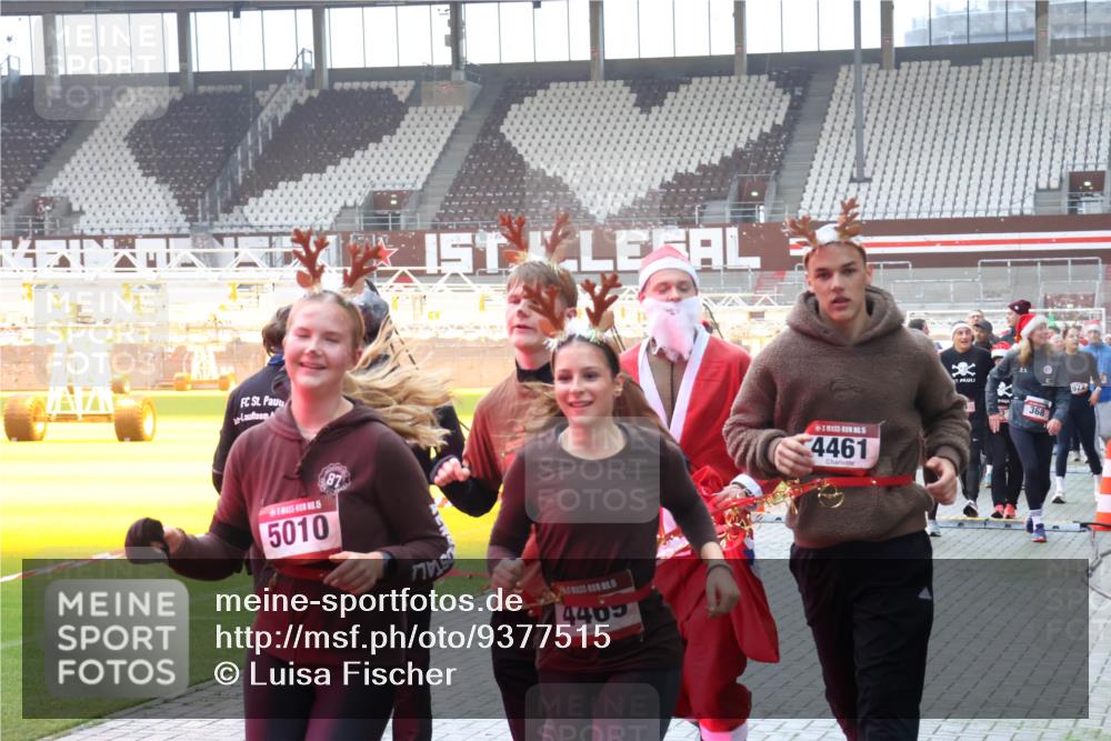07.12.2025 - St. Pauli X-Mass-Run No. 15 Luisa Fischer http://msf.ph/oto/9377515 07.12.2025 10:27:03 Ziel 5, 5010, 1, 4465, 4461, 368, 922, 23, 28, 368, 1396, 1638, 1639, 2068, 2518, 2648, 2649, 2922, 3698, 3699, 3771, 3787, 3792, 3828, 4044, 4093, 4185, 4384, 4448, 4460, 4461, 4469, 4481, 4506, 4512, 4529, 4532, 4699, 4703, 4705, 4709, 5010 meine-sportfotos.de