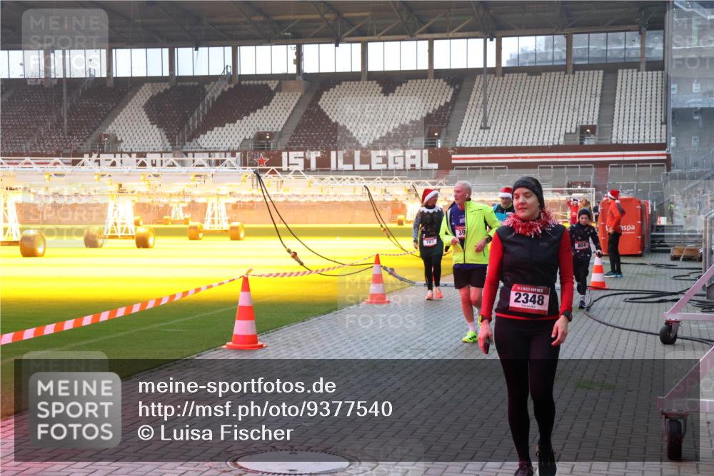 07.12.2025 - St. Pauli X-Mass-Run No. 15 Luisa Fischer http://msf.ph/oto/9377540 07.12.2025 10:01:48 Ziel 783, 39, 1, 5, 2348, 804, 118, 393, 780, 783, 801, 804, 1050, 1124, 1294, 1724, 1760, 1859, 1887, 1892, 2378, 2528, 2681, 3187, 3580, 3582, 3629, 3878 meine-sportfotos.de