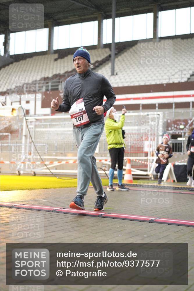 07.12.2025 - St. Pauli X-Mass-Run No. 15 Patografie http://msf.ph/oto/9377577 07.12.2025 10:08:38 Ziel 390, 707, 789, 947, 1002, 1031, 2247, 2248, 2521, 3212, 3332, 3335, 3495, 3671, 3759, 4205, 4232, 4234, 4451 meine-sportfotos.de