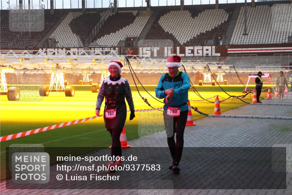 07.12.2025 - St. Pauli X-Mass-Run No. 15 Luisa Fischer http://msf.ph/oto/9377583 07.12.2025 10:01:55 Ziel 783, 780, 118, 393, 780, 783, 801, 804, 959, 1124, 1294, 1724, 1760, 1859, 1887, 1892, 2167, 2528, 2681, 3187, 3580, 3582, 3629, 3878 meine-sportfotos.de