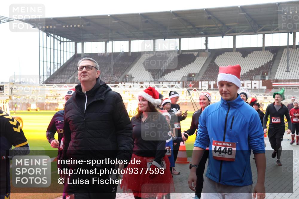07.12.2025 - St. Pauli X-Mass-Run No. 15 Luisa Fischer http://msf.ph/oto/9377593 07.12.2025 10:27:22 Ziel 5, 28, 15, 4448, 1510, 3792, 159, 1312, 1317, 1396, 1468, 1472, 1618, 3720, 3771, 3787, 3792, 3828, 4185, 4225, 4334, 4353, 4384, 4391, 4409, 4410, 4506, 4512, 4705 meine-sportfotos.de