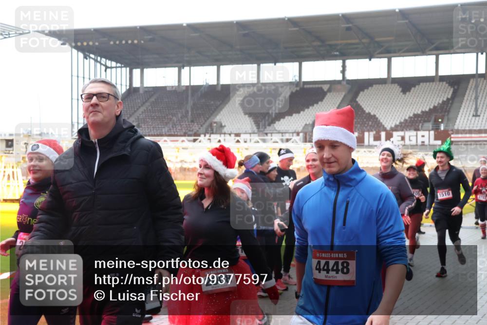 07.12.2025 - St. Pauli X-Mass-Run No. 15 Luisa Fischer http://msf.ph/oto/9377597 07.12.2025 10:27:23 Ziel 2, 5, 2068, 15, 4448, 1510, 159, 1312, 1317, 1396, 1468, 1472, 1618, 3720, 3771, 3787, 3792, 3828, 4185, 4225, 4334, 4353, 4384, 4391, 4409, 4410, 4506, 4512, 4705 meine-sportfotos.de