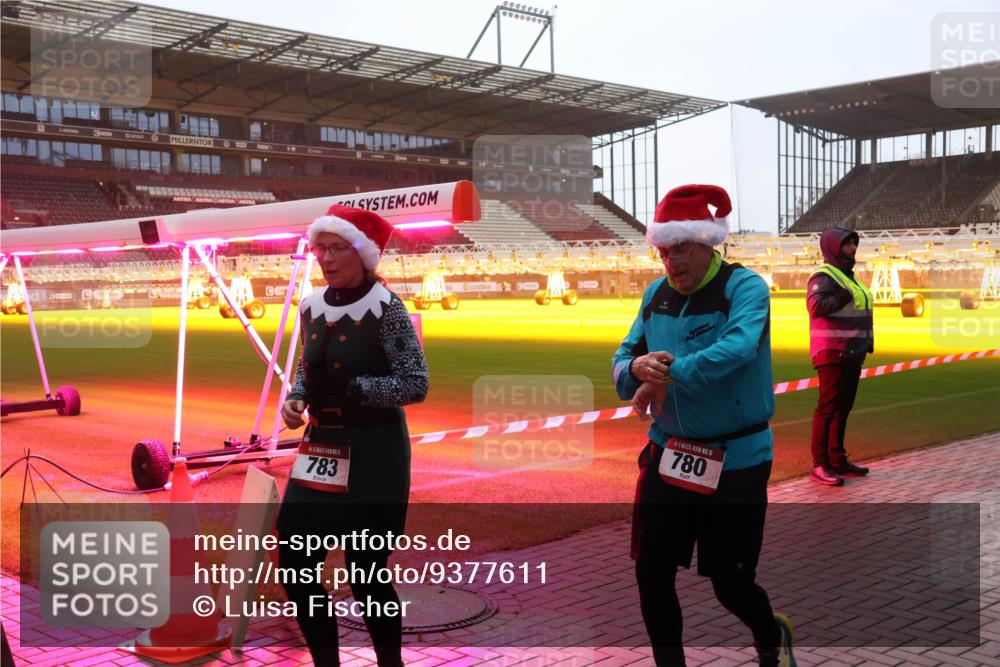 07.12.2025 - St. Pauli X-Mass-Run No. 15 Luisa Fischer http://msf.ph/oto/9377611 07.12.2025 10:02:00 Ziel 783, 3, 15, 780, 118, 393, 780, 783, 801, 804, 959, 1124, 1294, 1724, 1760, 1859, 1887, 1892, 2167, 2528, 2681, 3187, 3580, 3582, 3629, 3878 meine-sportfotos.de
