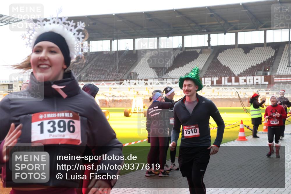 07.12.2025 - St. Pauli X-Mass-Run No. 15 Luisa Fischer http://msf.ph/oto/9377619 07.12.2025 10:27:25 Ziel 5, 1396, 15, 1510, 3792, 159, 1312, 1317, 1468, 1472, 1618, 3720, 3771, 3787, 3792, 3828, 4185, 4225, 4334, 4353, 4384, 4391, 4409, 4410, 4506, 4512, 4705 meine-sportfotos.de