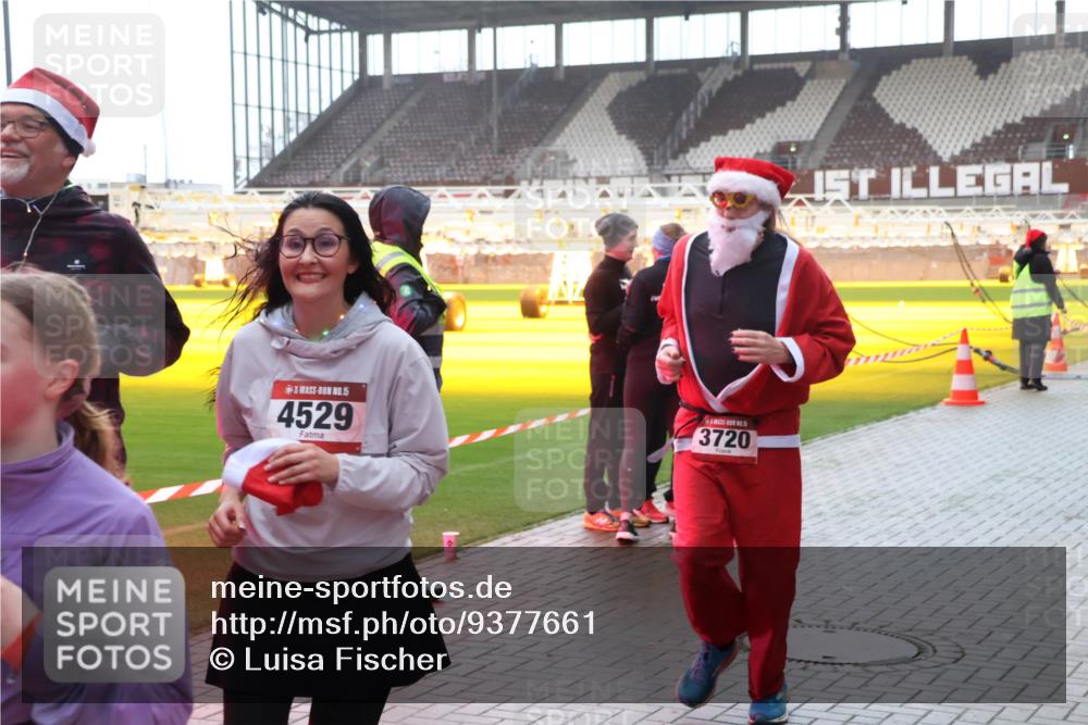 07.12.2025 - St. Pauli X-Mass-Run No. 15 Luisa Fischer http://msf.ph/oto/9377661 07.12.2025 10:27:32 Ziel 5, 4529, 3720, 159, 1312, 1317, 1468, 1472, 1618, 3571, 3714, 3715, 3720, 3771, 3787, 3792, 3828, 4185, 4225, 4334, 4353, 4384, 4391, 4409, 4410, 4435, 4705 meine-sportfotos.de