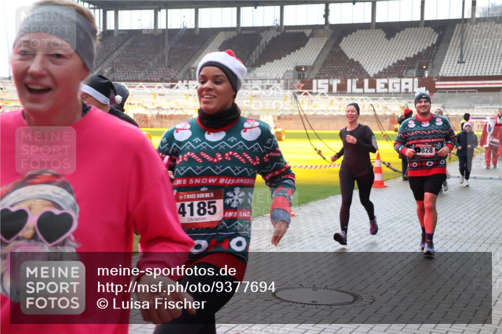 07.12.2025 - St. Pauli X-Mass-Run No. 15 Luisa Fischer http://msf.ph/oto/9377694 07.12.2025 10:27:38 Ziel 15, 4185, 828, 159, 1312, 1317, 1468, 1472, 1618, 3571, 3714, 3715, 3720, 3722, 3723, 3771, 3787, 3793, 3828, 4185, 4225, 4334, 4353, 4384, 4391, 4409, 4410, 4435, 4705 meine-sportfotos.de