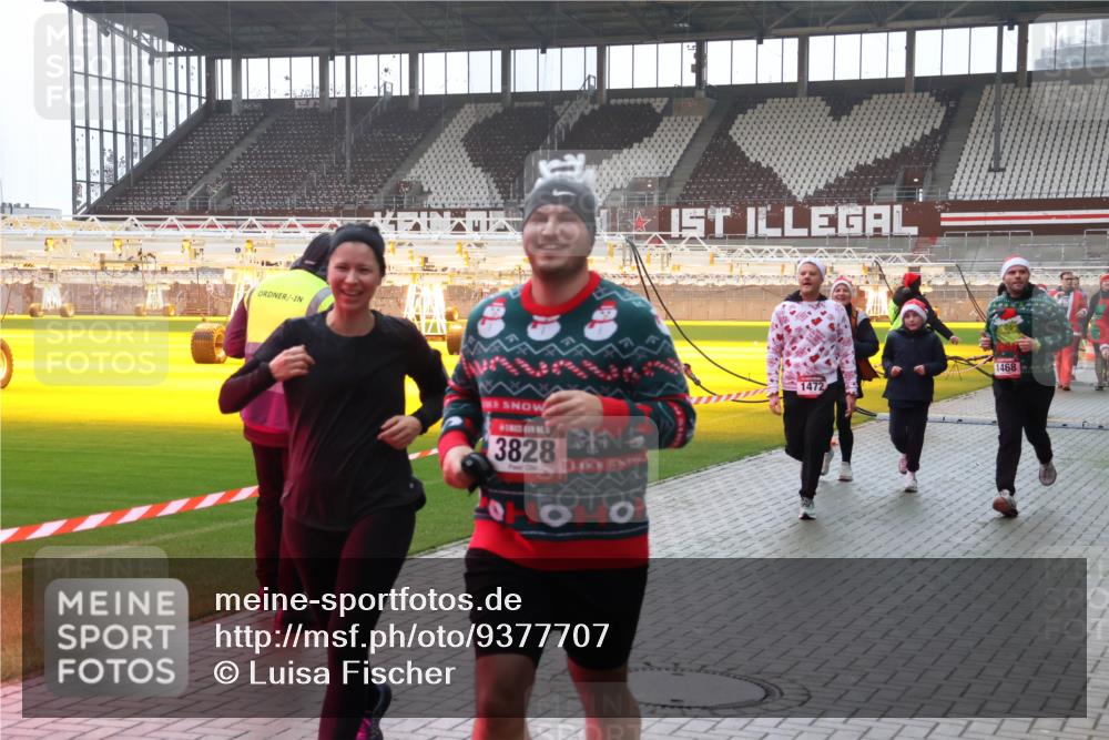 07.12.2025 - St. Pauli X-Mass-Run No. 15 Luisa Fischer http://msf.ph/oto/9377707 07.12.2025 10:27:40 Ziel 3828, 1472, 1468, 159, 1312, 1317, 1468, 1472, 1618, 2677, 3571, 3706, 3707, 3714, 3715, 3720, 3722, 3723, 3771, 3787, 3793, 3828, 4185, 4225, 4334, 4353, 4384, 4391, 4409, 4410, 4435 meine-sportfotos.de
