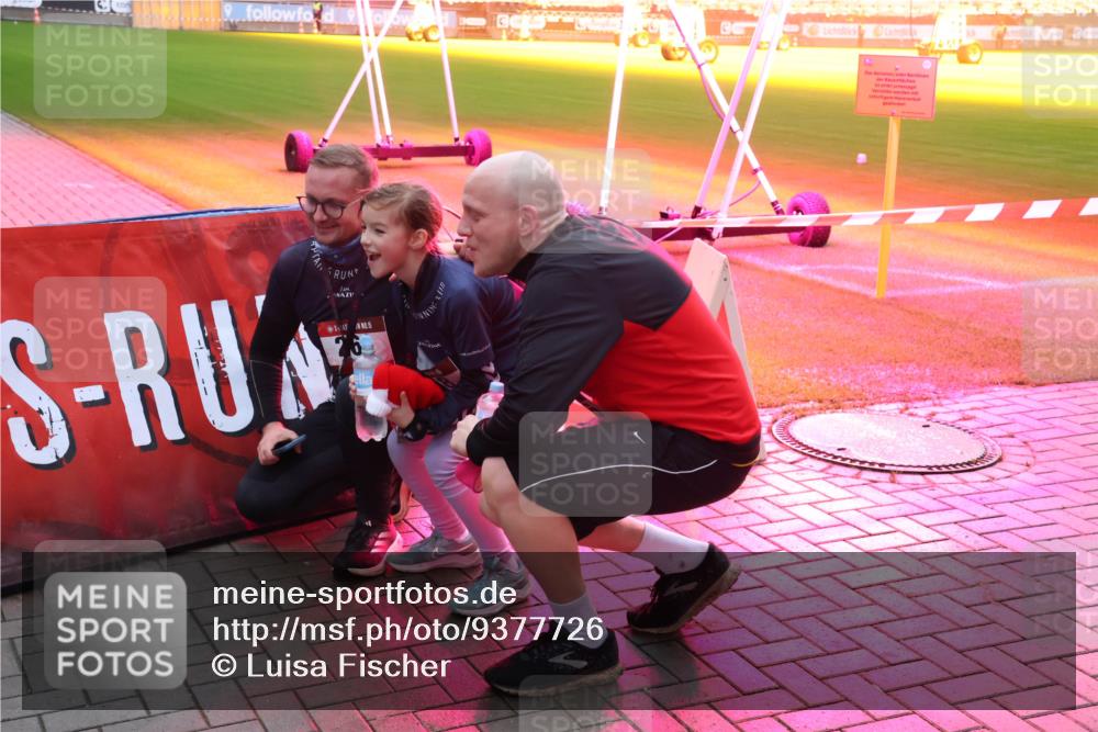 07.12.2025 - St. Pauli X-Mass-Run No. 15 Luisa Fischer http://msf.ph/oto/9377726 07.12.2025 10:02:50 Ziel 5, 63, 304, 1105, 1828, 1829, 1934, 2472, 2510, 2514, 2604, 2781, 2908, 2923, 3944 meine-sportfotos.de