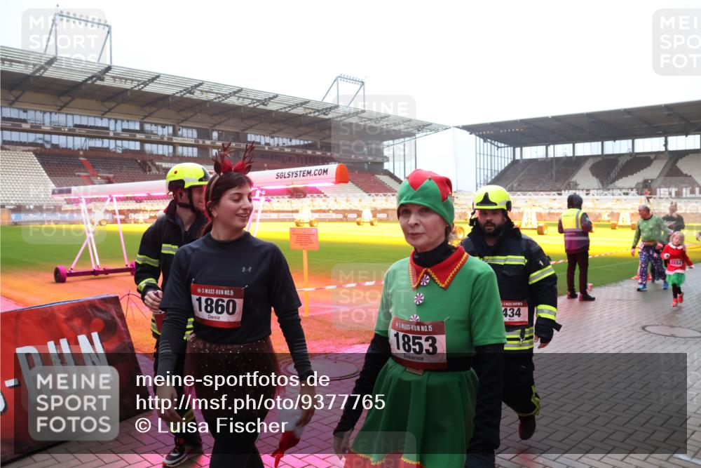 07.12.2025 - St. Pauli X-Mass-Run No. 15 Luisa Fischer http://msf.ph/oto/9377765 07.12.2025 11:06:01 Ziel 15, 1860, 434, 15, 1853, 199, 200, 201, 434, 831, 924, 925, 927, 929, 932, 973, 1046, 1049, 1092, 1196, 1208, 1311, 1428, 1432, 1492, 1600, 1608, 1630, 1840, 1841, 2006, 2254, 2884, 3272, 3278 meine-sportfotos.de