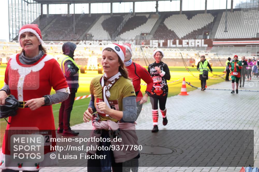 07.12.2025 - St. Pauli X-Mass-Run No. 15 Luisa Fischer http://msf.ph/oto/9377780 07.12.2025 10:28:00 Ziel 15, 1312, 15, 3793, 175, 1312, 1317, 1618, 2060, 2101, 2188, 2677, 3154, 3156, 3458, 3571, 3706, 3707, 3713, 3714, 3715, 3722, 3723, 3793, 4132, 4133, 4225, 4334, 4353, 4383, 4391, 4409, 4410, 4435, 4462, 4463, 4515, 4516 meine-sportfotos.de