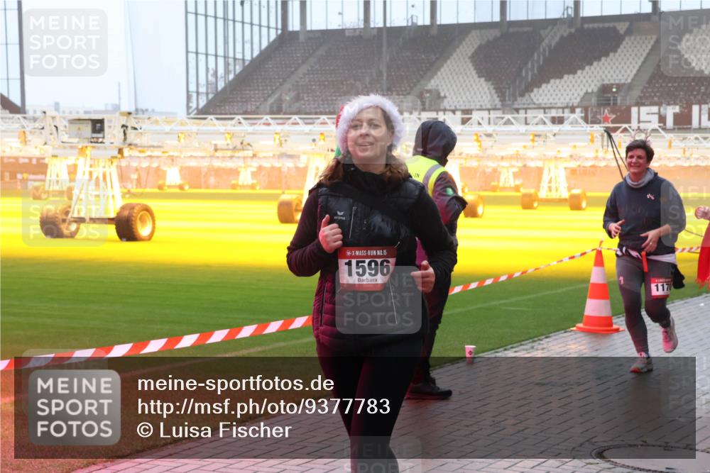 07.12.2025 - St. Pauli X-Mass-Run No. 15 Luisa Fischer http://msf.ph/oto/9377783 07.12.2025 11:08:49 Ziel 15, 1596, 1170, 100, 152, 155, 166, 396, 446, 629, 635, 653, 758, 772, 774, 784, 1078, 1107, 1123, 1129, 1170, 1184, 1226, 1230, 1249, 1342, 1355, 1412, xxxx, 1424, 1464, 1491, 1520, 1525, 1559, 1560, 1596, 1625, 1706, 1809, 1810, 2259, 2893, 4471, 4584, 4798, 4815, 4819, 4830 meine-sportfotos.de
