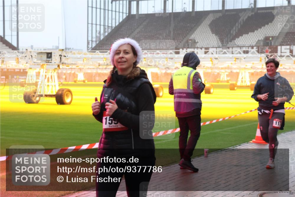 07.12.2025 - St. Pauli X-Mass-Run No. 15 Luisa Fischer http://msf.ph/oto/9377786 07.12.2025 11:08:49 Ziel 153, 117, 100, 152, 155, 166, 396, 446, 629, 635, 653, 758, 772, 774, 784, 1078, 1107, 1123, 1129, 1170, 1184, 1226, 1230, 1249, 1342, 1355, 1412, xxxx, 1424, 1464, 1491, 1520, 1525, 1559, 1560, 1596, 1625, 1706, 1809, 1810, 2259, 2893, 4471, 4584, 4798, 4815, 4819, 4830 meine-sportfotos.de