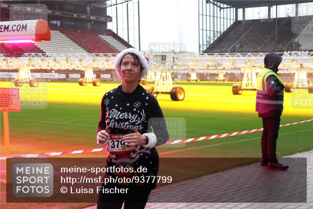 07.12.2025 - St. Pauli X-Mass-Run No. 15 Luisa Fischer http://msf.ph/oto/9377799 07.12.2025 10:28:03 Ziel 3793, 175, 1312, 1317, 1618, 1717, 2060, 2101, 2188, 2677, 3154, 3156, 3458, 3571, 3706, 3707, 3713, 3714, 3715, 3722, 3723, 3793, 4132, 4133, 4225, 4350, 4383, 4391, 4409, 4410, 4435, 4462, 4463, 4515, 4516, 4527, 4538, 4875 meine-sportfotos.de