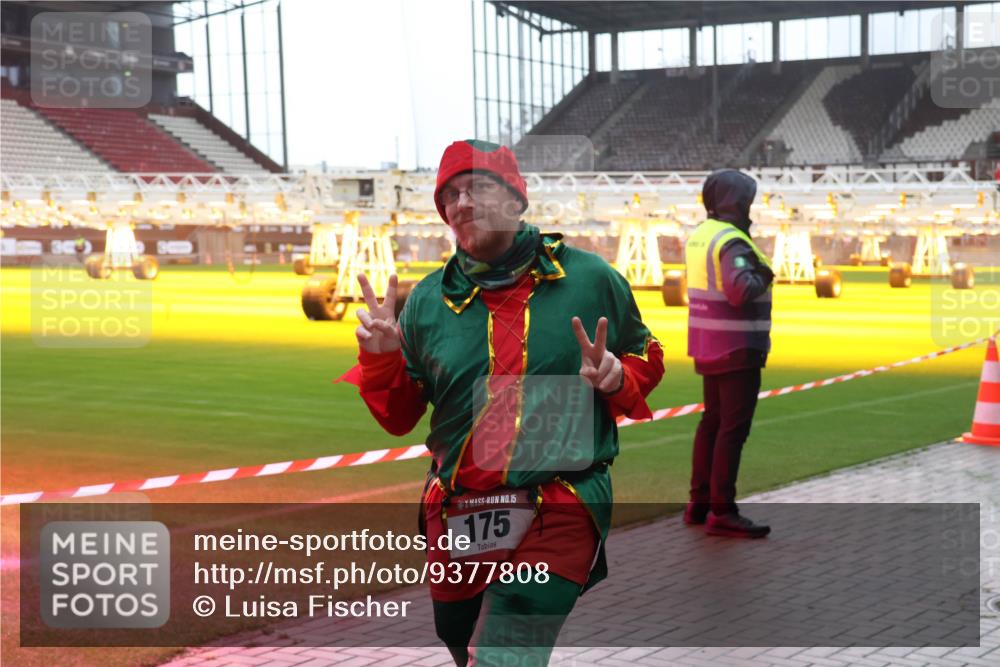 07.12.2025 - St. Pauli X-Mass-Run No. 15 Luisa Fischer http://msf.ph/oto/9377808 07.12.2025 10:28:07 Ziel 34, 15, 175, 175, 1312, 1317, 1717, 2060, 2101, 2188, 2677, 3154, 3156, 3458, 3571, 3706, 3707, 3713, 3714, 3715, 3722, 3723, 3793, 4132, 4133, 4225, 4350, 4383, 4435, 4453, 4454, 4462, 4463, 4515, 4516, 4527, 4538, 4875 meine-sportfotos.de