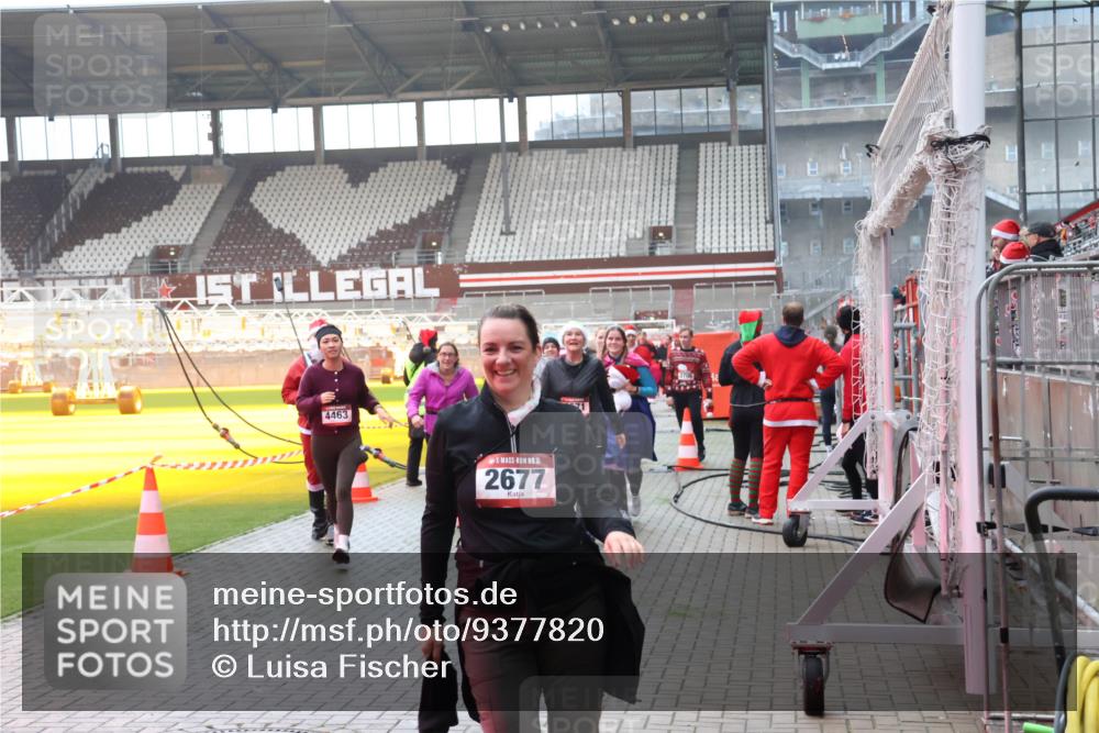 07.12.2025 - St. Pauli X-Mass-Run No. 15 Luisa Fischer http://msf.ph/oto/9377820 07.12.2025 10:28:11 Ziel 4463, 15, 2677, 175, 1717, 1742, 1745, 2060, 2101, 2188, 2677, 3154, 3156, 3412, 3458, 3571, 3706, 3707, 3713, 3714, 3715, 3722, 3723, 3730, 3793, 3879, 3881, 3883, 4065, 4132, 4133, 4189, 4350, 4383, 4435, 4453, 4454, 4462, 4463, 4515, 4516, 4527, 4538, 4700, 4708, 4875 meine-sportfotos.de