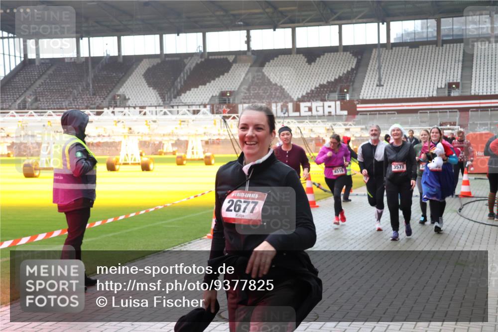 07.12.2025 - St. Pauli X-Mass-Run No. 15 Luisa Fischer http://msf.ph/oto/9377825 07.12.2025 10:28:11 Ziel 15, 2677, 4516, 3571, 175, 1717, 1742, 1745, 2060, 2101, 2188, 2677, 3154, 3156, 3412, 3458, 3571, 3706, 3707, 3713, 3714, 3715, 3722, 3723, 3730, 3793, 3879, 3881, 3883, 4065, 4132, 4133, 4189, 4350, 4383, 4435, 4453, 4454, 4462, 4463, 4515, 4516, 4527, 4538, 4700, 4708, 4875 meine-sportfotos.de