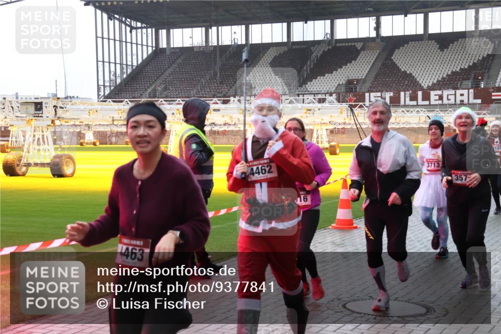 07.12.2025 - St. Pauli X-Mass-Run No. 15 Luisa Fischer http://msf.ph/oto/9377841 07.12.2025 10:28:14 Ziel 4463, 4462, 16, 3713, 357, 188, 175, 1507, 1717, 1742, 1745, 2060, 2101, 2188, 2677, 3154, 3156, 3412, 3458, 3571, 3706, 3707, 3713, 3714, 3715, 3722, 3723, 3727, 3729, 3730, 3793, 3879, 3881, 3883, 4064, 4065, 4132, 4133, 4189, 4344, 4350, 4383, 4435, 4453, 4454, 4462, 4463, 4515, 4516, 4527, 4538, 4700, 4704, 4708, 4710, 4875 meine-sportfotos.de