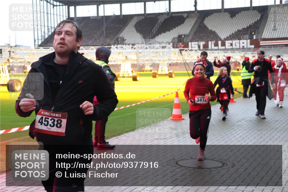07.12.2025 - St. Pauli X-Mass-Run No. 15 Luisa Fischer http://msf.ph/oto/9377916 07.12.2025 10:28:29 Ziel 15, 4538, 3412, 175, 1507, 1717, 1742, 1745, 2060, 2101, 2188, 2526, 2723, 3154, 3156, 3395, 3412, 3413, 3454, 3458, 3472, 3713, 3727, 3729, 3730, 3879, 3881, 3883, 4064, 4065, 4132, 4133, 4159, 4160, 4189, 4245, 4344, 4350, 4376, 4380, 4383, 4453, 4454, 4462, 4463, 4515, 4516, 4527, 4538, 4697, 4698, 4700, 4701, 4702, 4704, 4706, 4707, 4708, 4710, 4875 meine-sportfotos.de