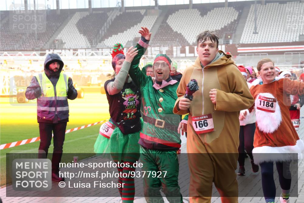 07.12.2025 - St. Pauli X-Mass-Run No. 15 Luisa Fischer http://msf.ph/oto/9377927 07.12.2025 11:09:02 Ziel 6709, 15, 166, 1184, 1625, 100, 152, 155, 166, 396, 446, 758, 784, 1078, 1170, 1184, 1412, xxxx, 1424, 1464, 1491, 1502, 1511, 1559, 1560, 1596, 1625, 1706, 2070, 2259, 2879, 2893, 2898, 4471, 4584, 4819, 4830 meine-sportfotos.de
