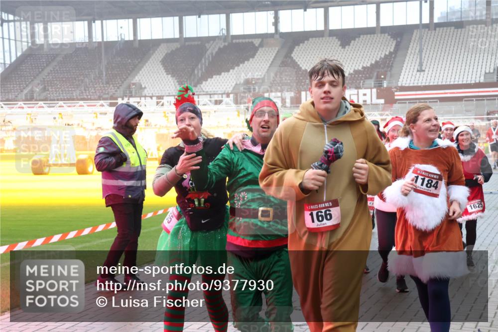 07.12.2025 - St. Pauli X-Mass-Run No. 15 Luisa Fischer http://msf.ph/oto/9377930 07.12.2025 11:09:02 Ziel 15, 166, 1184, 1625, 100, 152, 155, 166, 396, 446, 758, 784, 1078, 1170, 1184, 1412, xxxx, 1424, 1464, 1491, 1502, 1511, 1559, 1560, 1596, 1625, 1706, 2070, 2259, 2879, 2893, 2898, 4471, 4584, 4819, 4830 meine-sportfotos.de