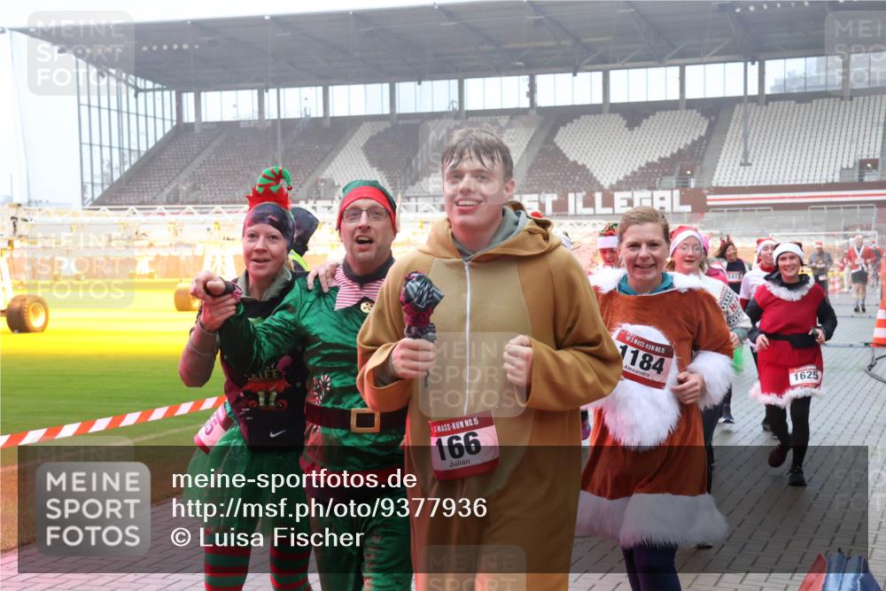 07.12.2025 - St. Pauli X-Mass-Run No. 15 Luisa Fischer http://msf.ph/oto/9377936 07.12.2025 11:09:03 Ziel 15, 166, 15, 1184, 1412, 1625, 100, 152, 155, 166, 338, 341, 396, 446, 758, 784, 1078, 1170, 1184, 1412, xxxx, 1424, 1464, 1491, 1502, 1511, 1559, 1560, 1596, 1625, 1706, 2070, 2259, 2879, 2893, 2898, 4471, 4584, 4819, 4830 meine-sportfotos.de