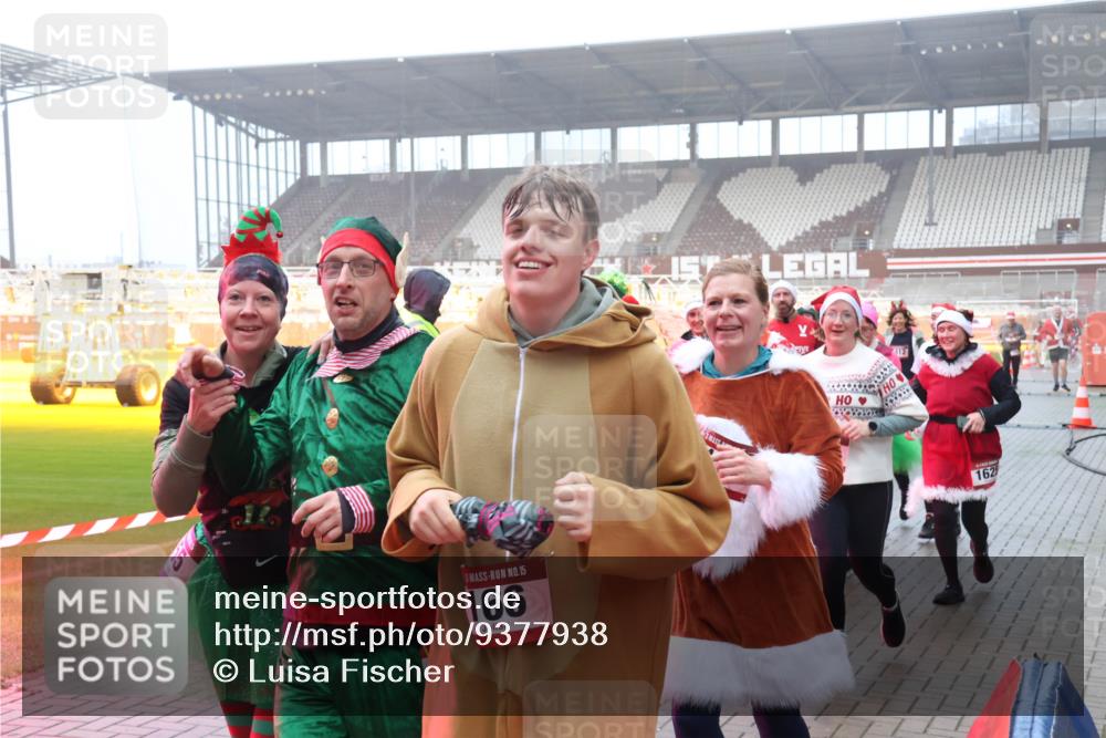 07.12.2025 - St. Pauli X-Mass-Run No. 15 Luisa Fischer http://msf.ph/oto/9377938 07.12.2025 11:09:03 Ziel 15, 166, 1625, 100, 152, 155, 166, 338, 341, 396, 446, 758, 784, 1078, 1170, 1184, 1412, xxxx, 1424, 1464, 1491, 1502, 1511, 1559, 1560, 1596, 1625, 1706, 2070, 2259, 2879, 2893, 2898, 4471, 4584, 4819, 4830 meine-sportfotos.de