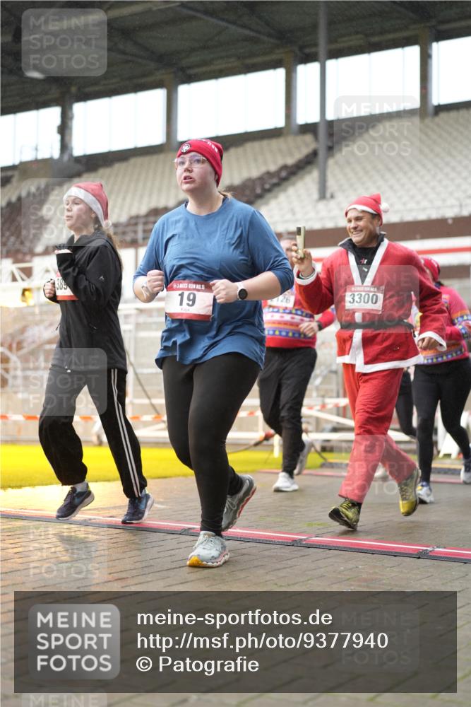 07.12.2025 - St. Pauli X-Mass-Run No. 15 Patografie http://msf.ph/oto/9377940 07.12.2025 10:08:52 Ziel 19, 390, 707, 786, 789, 947, 1002, 1031, 1176, 1461, 1465, 1570, 1575, 1576, 2126, 2521, 3212, 3300, 3332, 3335, 3484, 3671, 3891, 3904, 3907, 4066, 4067, 4068 meine-sportfotos.de