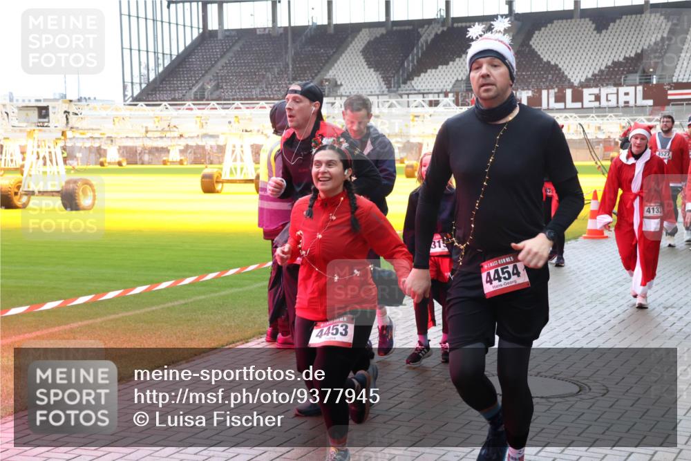 07.12.2025 - St. Pauli X-Mass-Run No. 15 Luisa Fischer http://msf.ph/oto/9377945 07.12.2025 10:28:33 Ziel 4453, 315, 5, 4454, 4133, 4527, 1507, 1717, 1742, 1745, 2060, 2101, 2188, 2526, 2723, 3395, 3412, 3413, 3454, 3458, 3472, 3713, 3727, 3729, 3730, 3879, 3881, 3883, 4064, 4065, 4132, 4133, 4159, 4160, 4189, 4245, 4344, 4350, 4355, 4376, 4380, 4383, 4388, 4453, 4454, 4462, 4463, 4515, 4516, 4527, 4538, 4697, 4698, 4700, 4701, 4702, 4704, 4706, 4707, 4708, 4710, 4875 meine-sportfotos.de