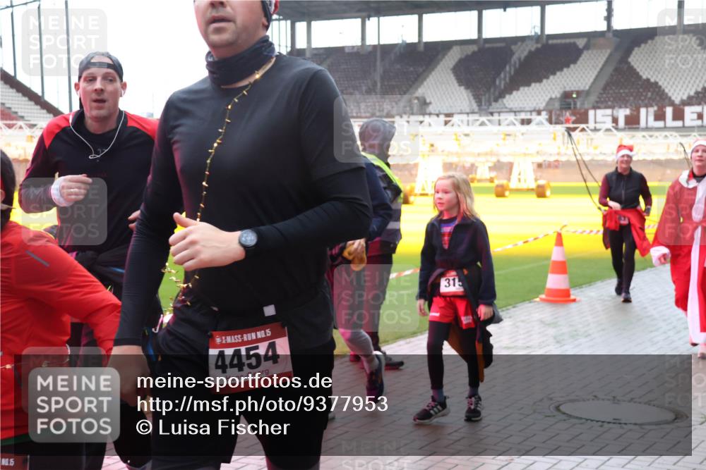 07.12.2025 - St. Pauli X-Mass-Run No. 15 Luisa Fischer http://msf.ph/oto/9377953 07.12.2025 10:28:34 Ziel 5, 0, 15, 4454, 31, 412, 1507, 1717, 1742, 1745, 2060, 2101, 2188, 2526, 2723, 3395, 3412, 3413, 3454, 3458, 3472, 3713, 3727, 3729, 3730, 3879, 3881, 3883, 4064, 4065, 4132, 4133, 4159, 4160, 4189, 4245, 4250, 4344, 4350, 4355, 4376, 4380, 4383, 4388, 4453, 4454, 4462, 4463, 4515, 4516, 4527, 4538, 4697, 4698, 4700, 4701, 4702, 4704, 4706, 4707, 4708, 4710, 4875 meine-sportfotos.de