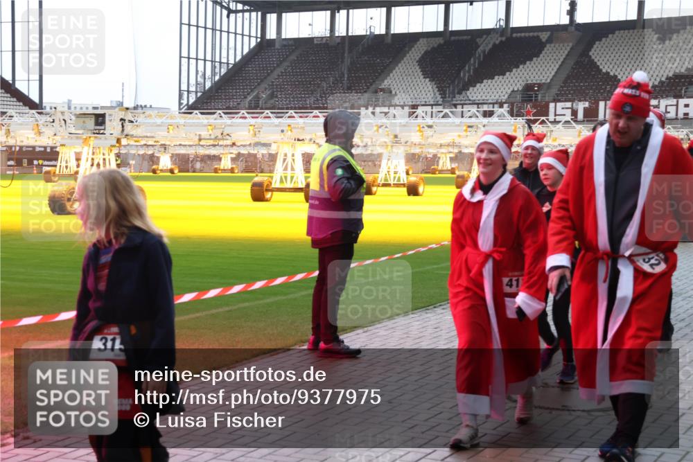 07.12.2025 - St. Pauli X-Mass-Run No. 15 Luisa Fischer http://msf.ph/oto/9377975 07.12.2025 10:28:37 Ziel 31, 1000, 41, 412, 1507, 1717, 1742, 1745, 2101, 2188, 2526, 2723, 3395, 3412, 3413, 3454, 3458, 3472, 3713, 3727, 3729, 3730, 3879, 3881, 3883, 4037, 4064, 4065, 4132, 4133, 4159, 4160, 4189, 4245, 4250, 4344, 4350, 4355, 4376, 4380, 4388, 4453, 4454, 4462, 4463, 4527, 4538, 4697, 4698, 4700, 4701, 4702, 4704, 4706, 4707, 4708, 4710, 4875 meine-sportfotos.de