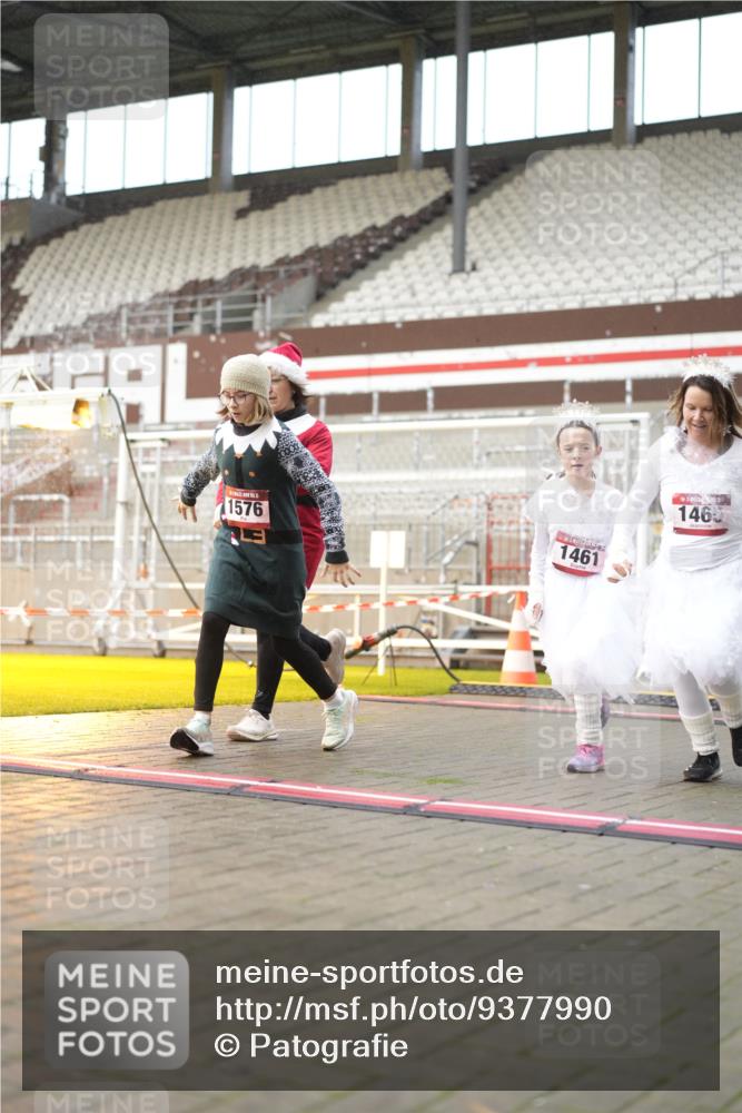 07.12.2025 - St. Pauli X-Mass-Run No. 15 Patografie http://msf.ph/oto/9377990 07.12.2025 10:08:57 Ziel 19, 390, 786, 1176, 1461, 1465, 1570, 1575, 1576, 2126, 2521, 3300, 3484, 3891, 3904, 3907, 4066, 4067, 4068, 4113 meine-sportfotos.de