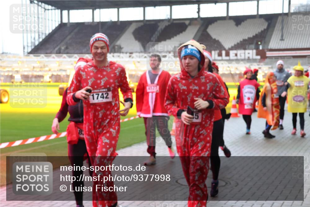 07.12.2025 - St. Pauli X-Mass-Run No. 15 Luisa Fischer http://msf.ph/oto/9377998 07.12.2025 10:28:40 Ziel 8, 1742, 5, 412, 1507, 1717, 1742, 1745, 2188, 2526, 2723, 2912, 2913, 3209, 3218, 3377, 3395, 3412, 3413, 3454, 3472, 3713, 3727, 3729, 3730, 3879, 3881, 3883, 4037, 4064, 4065, 4132, 4133, 4159, 4160, 4189, 4245, 4250, 4344, 4350, 4355, 4376, 4380, 4388, 4453, 4454, 4527, 4538, 4697, 4698, 4700, 4701, 4702, 4704, 4706, 4707, 4708, 4710, 4875 meine-sportfotos.de