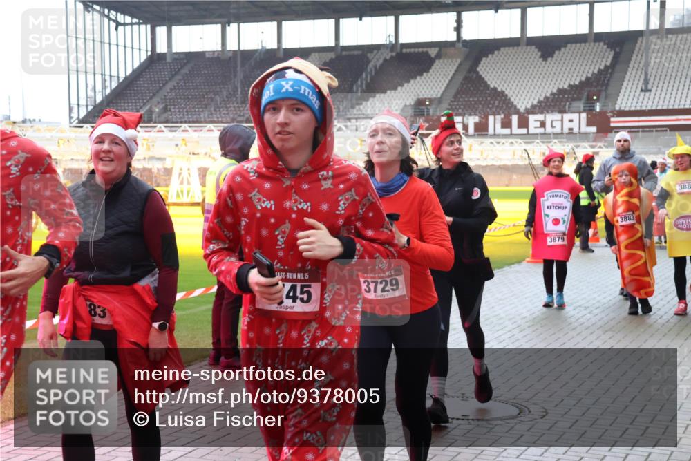 07.12.2025 - St. Pauli X-Mass-Run No. 15 Luisa Fischer http://msf.ph/oto/9378005 07.12.2025 10:28:40 Ziel 83, 15, 45, 3729, 3879, 388, 3883, 412, 1507, 1717, 1742, 1745, 2188, 2526, 2723, 2912, 2913, 3209, 3218, 3377, 3395, 3412, 3413, 3454, 3472, 3713, 3727, 3729, 3730, 3879, 3881, 3883, 4037, 4064, 4065, 4132, 4133, 4159, 4160, 4189, 4245, 4250, 4344, 4350, 4355, 4376, 4380, 4388, 4453, 4454, 4527, 4538, 4697, 4698, 4700, 4701, 4702, 4704, 4706, 4707, 4708, 4710, 4875 meine-sportfotos.de